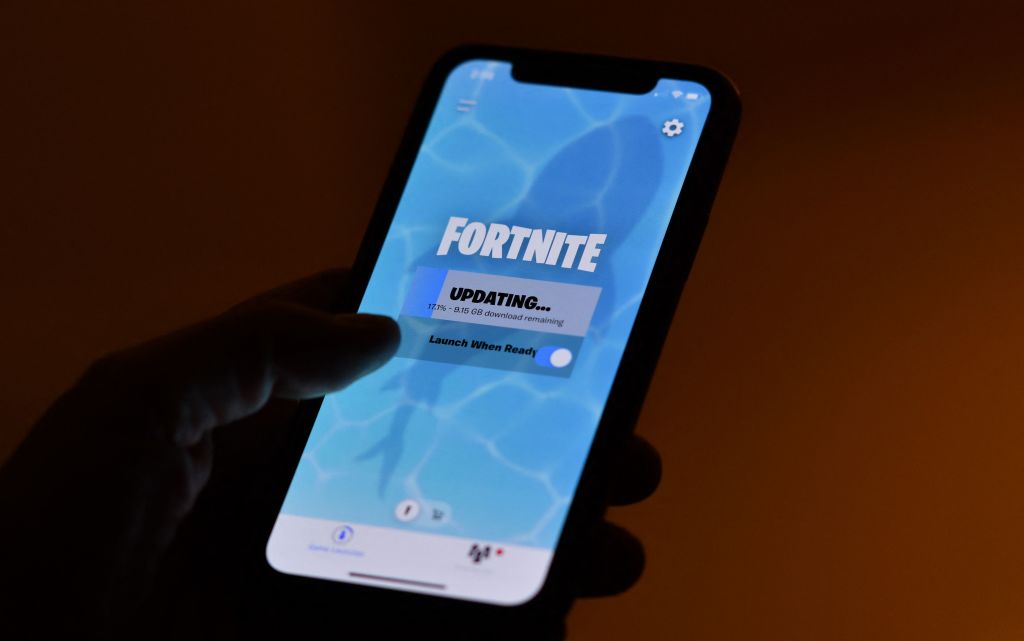 Judge pressures Apple to approve Fortnite or return to court