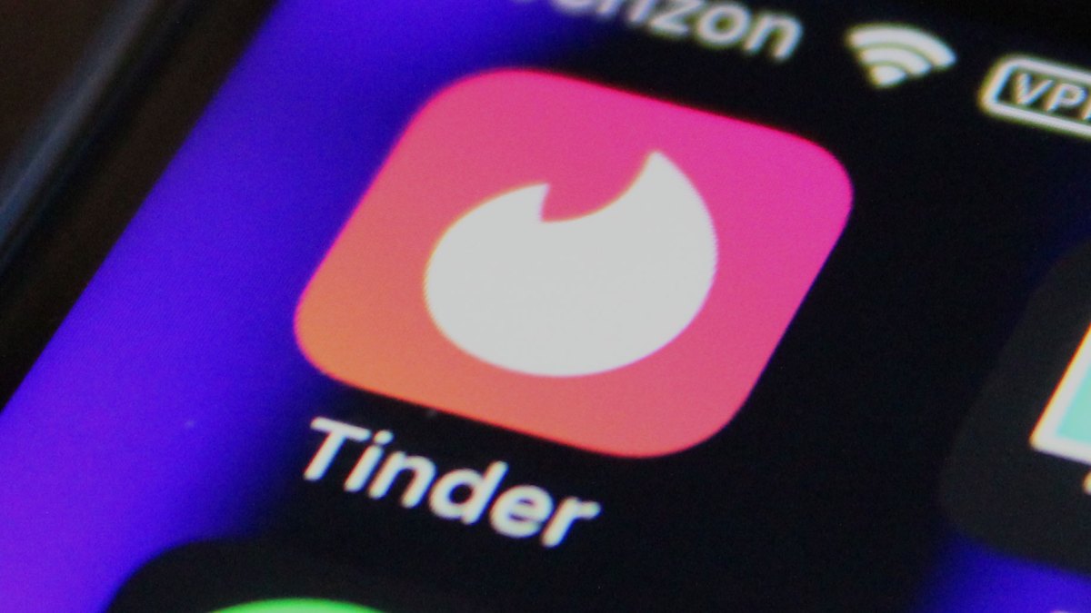 You can now set up double dates with friends on Tinder 